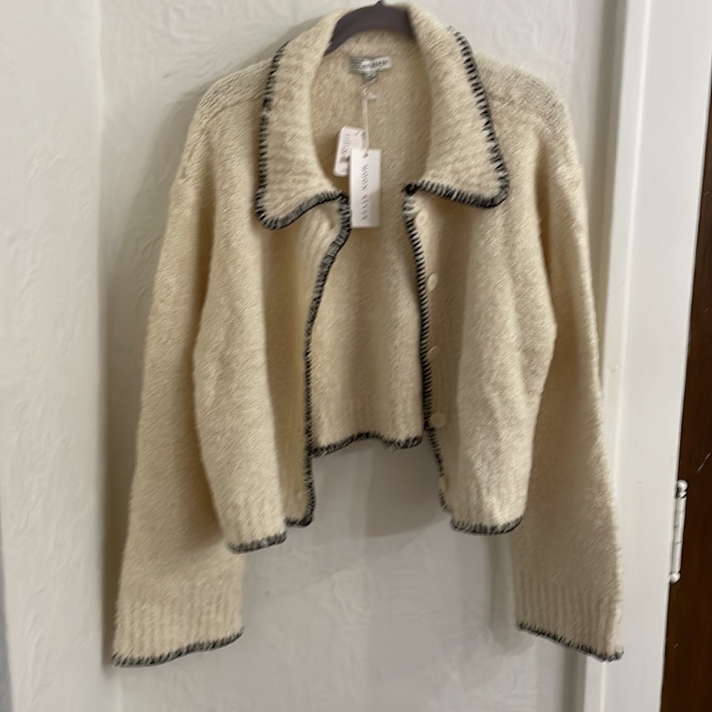 MOON RIVER Cream With Black Stitching Cardigan - Picture 3 of 6